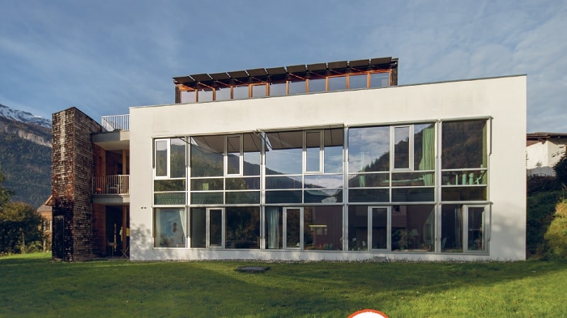 Solarachitektur am Vierfamilienhaus in Chur. Architekt: Andrea Rüedi. Foto: Patrick Kälin / faktor