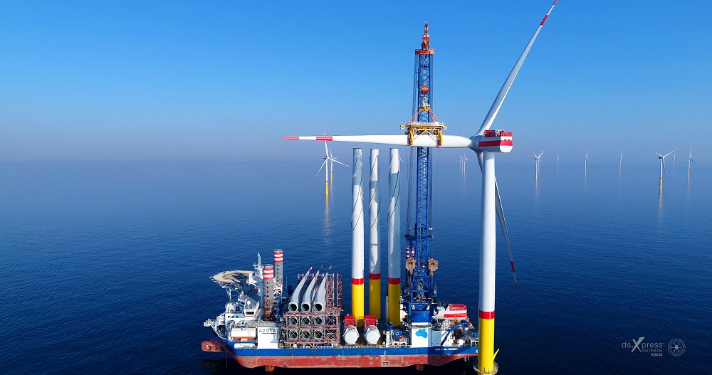 Der Windpark Arkona von Eon und Equinor wurde in Rekordzeit 35 Kilometer vor der Küste der Insel Rügen errichtet. Erzeugt werden damit bis zu 385 Megawatt Strom - genug, um theoretisch 400.000 Haushalte mit Strom zu versorgen. Foto: Eon
