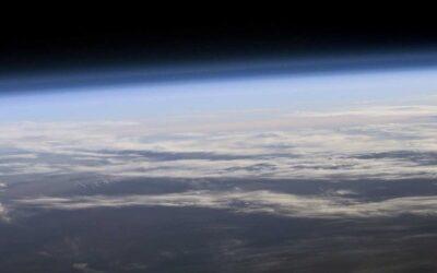 Schwin­dende Nordpol-​Ozonschicht verändert Wetter