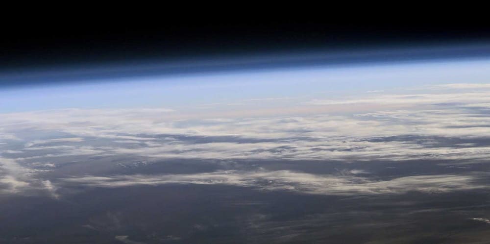 Schwin­dende Nordpol-​Ozonschicht verändert Wetter
